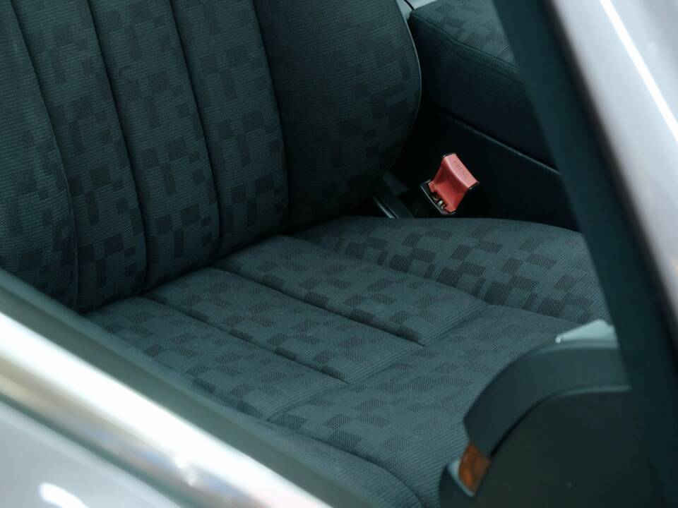 Bild 42/50 von Mercedes-Benz 400 SE (1991)