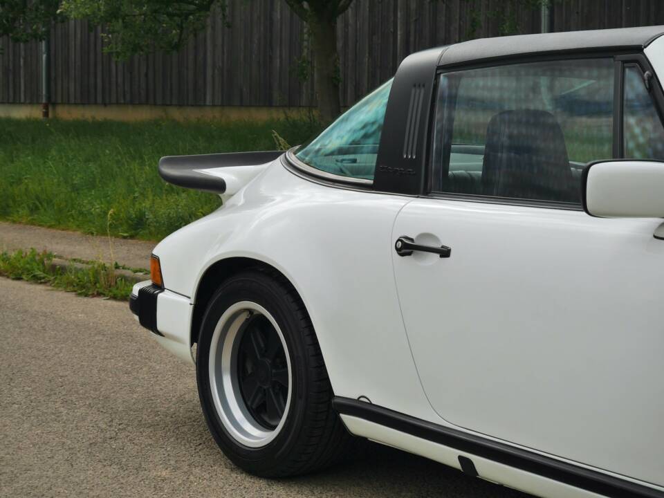 Image 24/25 of Porsche 911 Carrera 3.0 (1976)