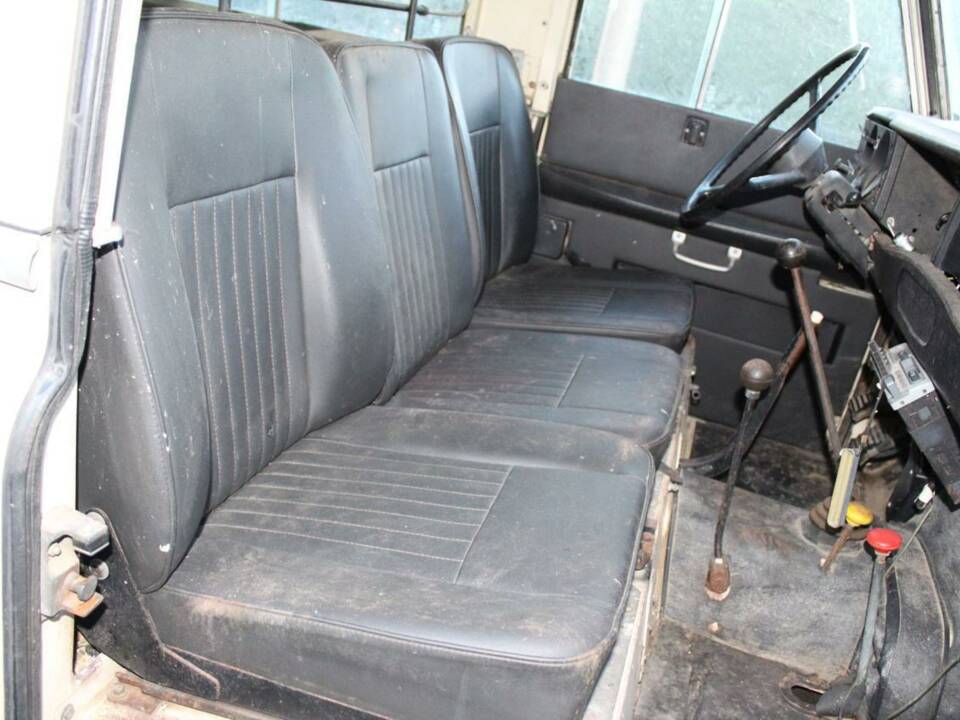 Image 26/33 of Land Rover 88 (1984)