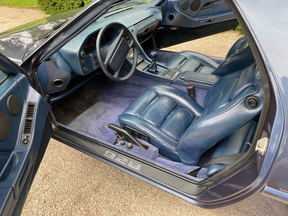Immagine 10/19 di Porsche 928 S (1983)
