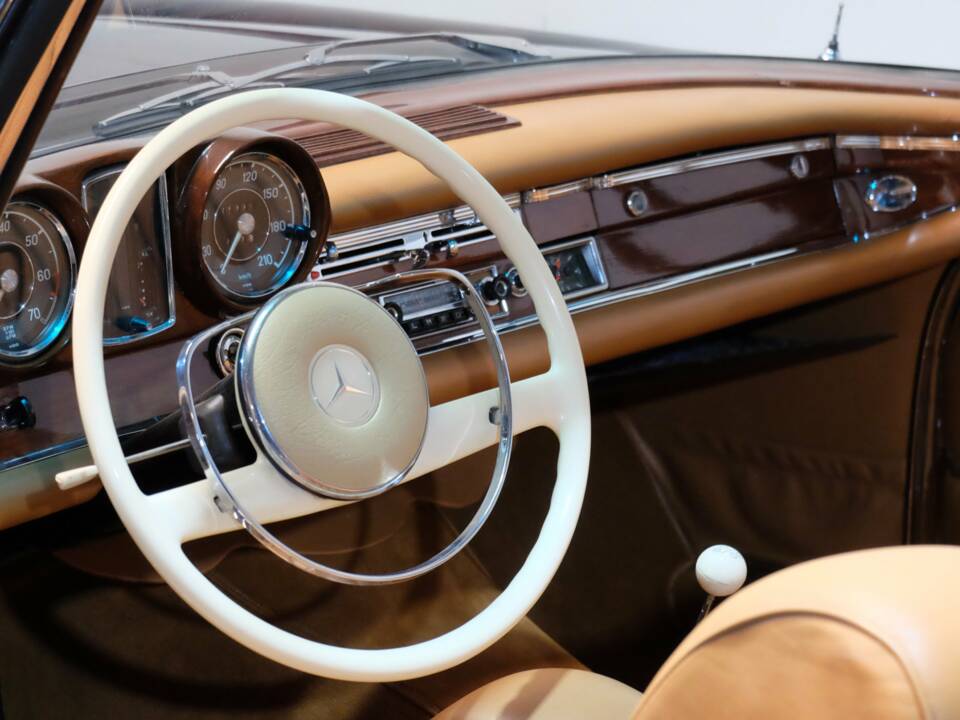 Bild 5/34 von Mercedes-Benz 220 SE b (1963)