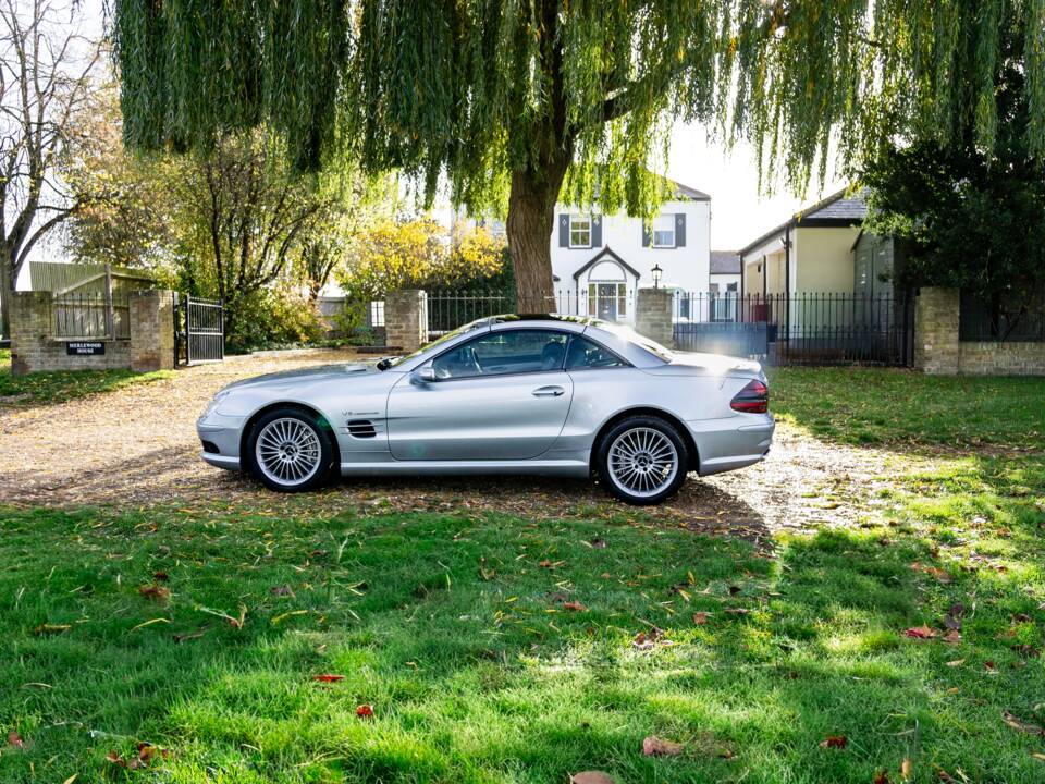 Image 12/45 of Mercedes-Benz SL 55 AMG (2004)