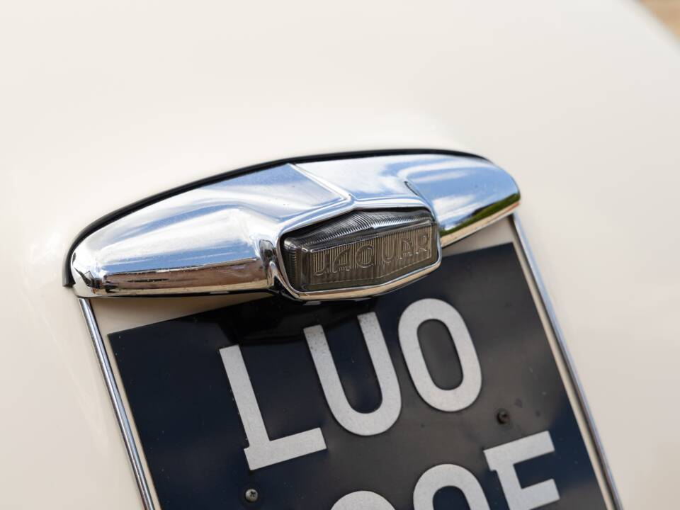 Image 35/50 of Jaguar Mk II 2.4 (1967)