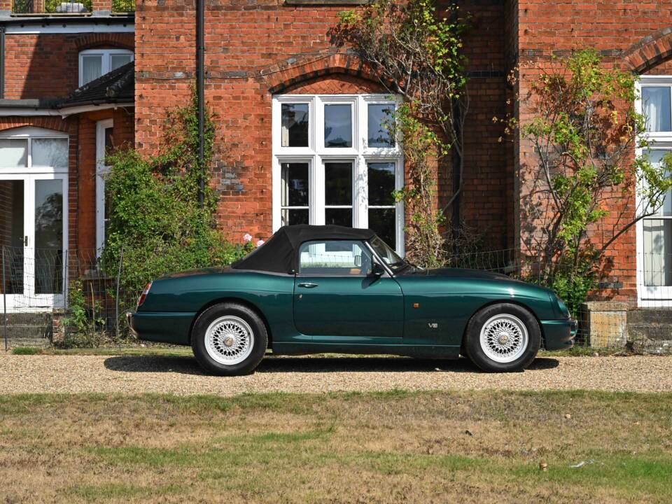 Bild 41/50 von MG RV8 (1995)