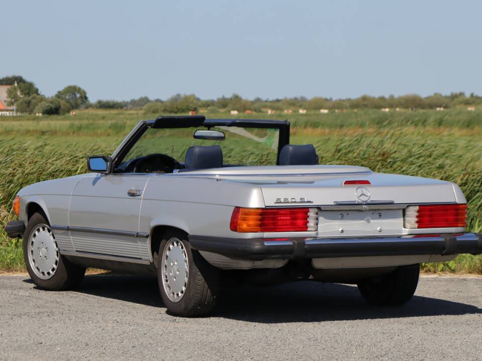 Image 4/50 de Mercedes-Benz 560 SL (1988)