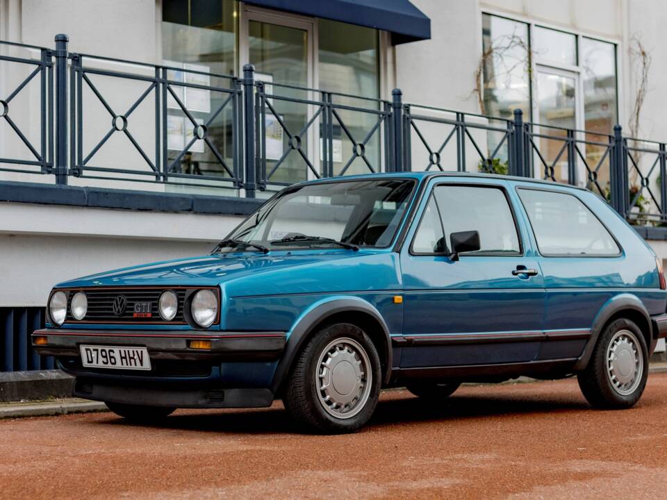 Bild 1/4 von Volkswagen Golf II GTi 16V 1.8 (1987)