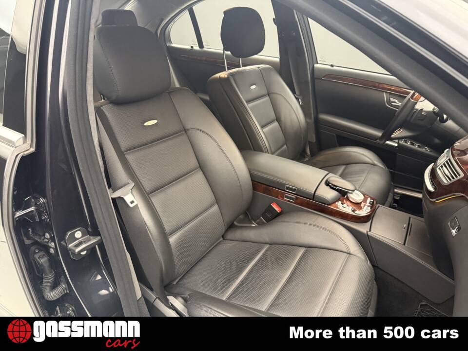 Image 15/15 de Mercedes-Benz S 63 AMG (2008)