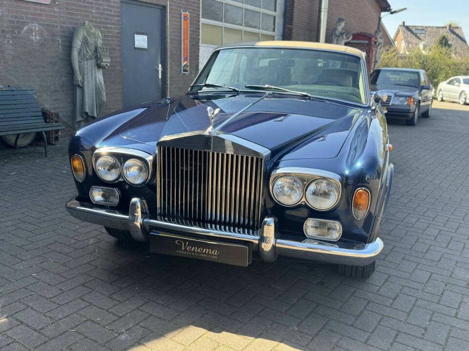 Image 2/14 of Rolls-Royce Corniche I (1978)