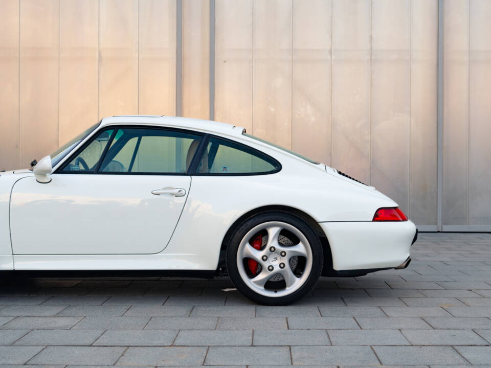 Bild 40/50 von Porsche 911 Carrera 4S (1996)