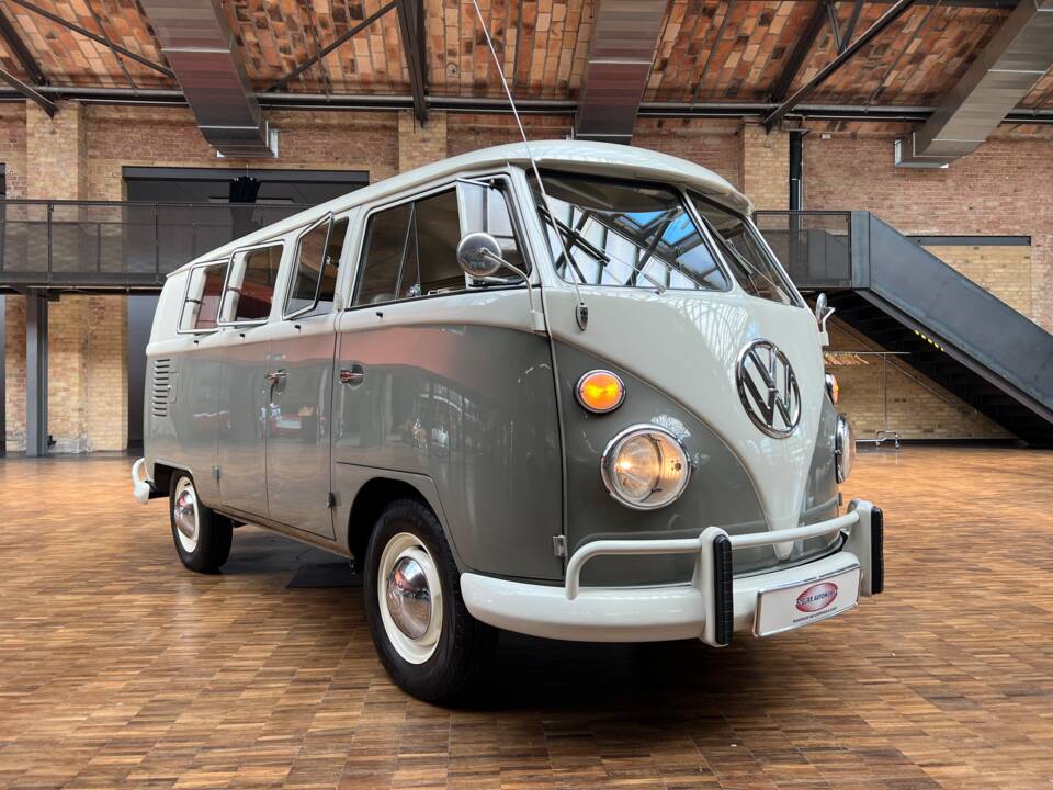 Image 5/36 of Volkswagen T1 minibus (1963)