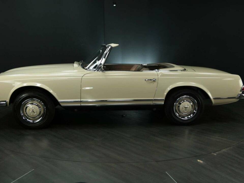 Image 4/50 of Mercedes-Benz 230 SL (1967)
