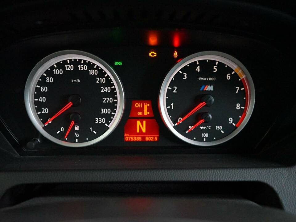 Bild 27/34 von BMW M6 (2008)