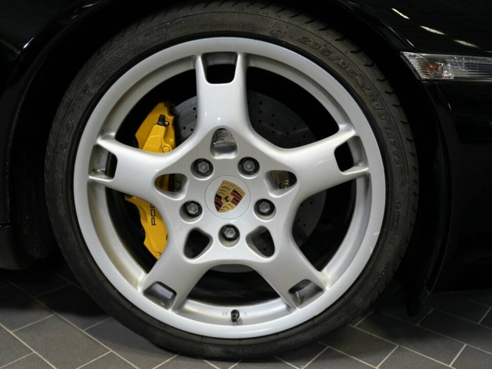 Image 3/15 of Porsche 911 Carrera S (2004)