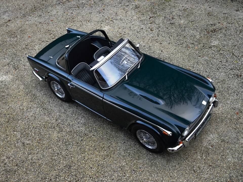 Image 8/29 of Triumph TR 5 PI (1968)