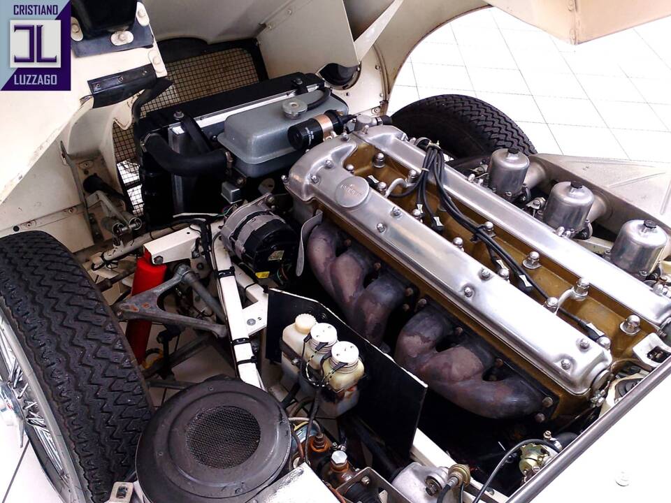 Bild 39/54 von Jaguar E-Type 4.2 (1967)
