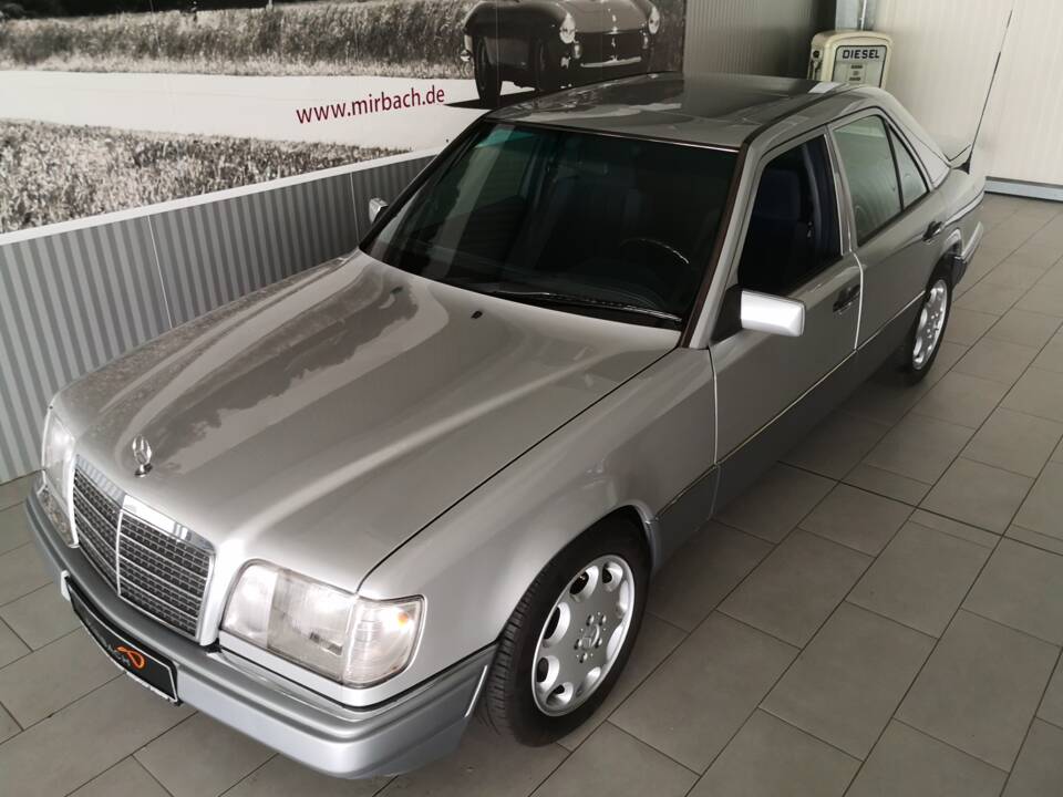 Bild 3/19 von Mercedes-Benz E 420 (1994)