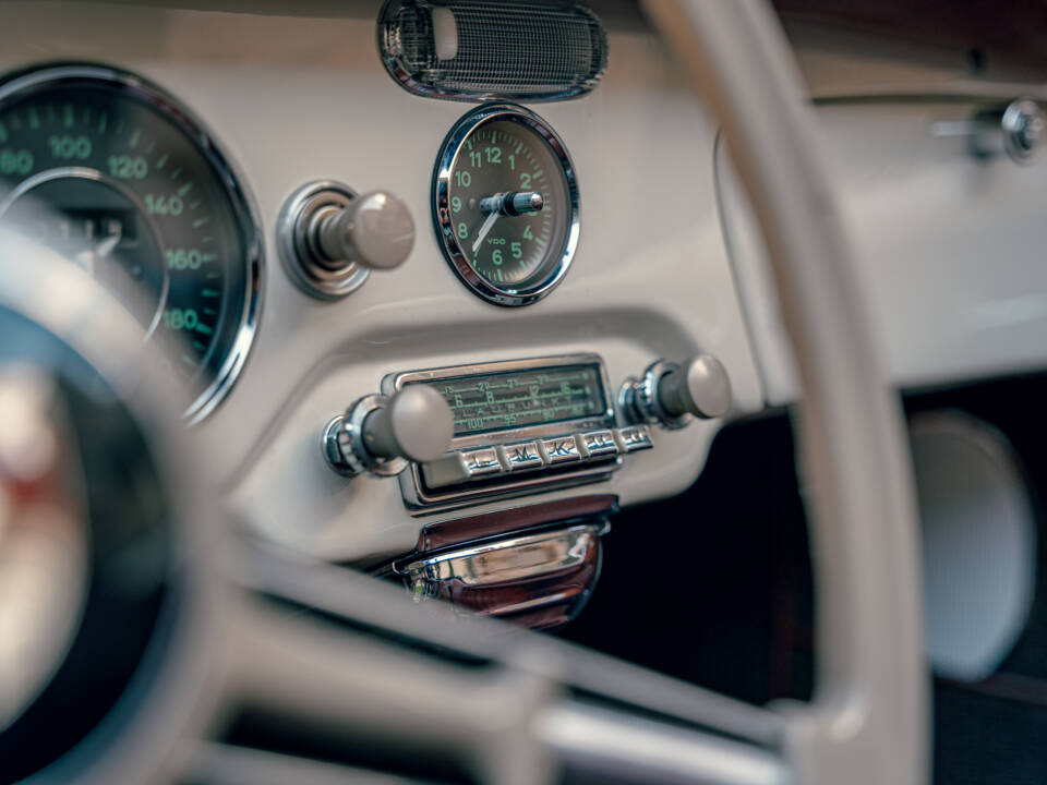 Image 43/70 of Porsche 356 A 1600 S (1958)