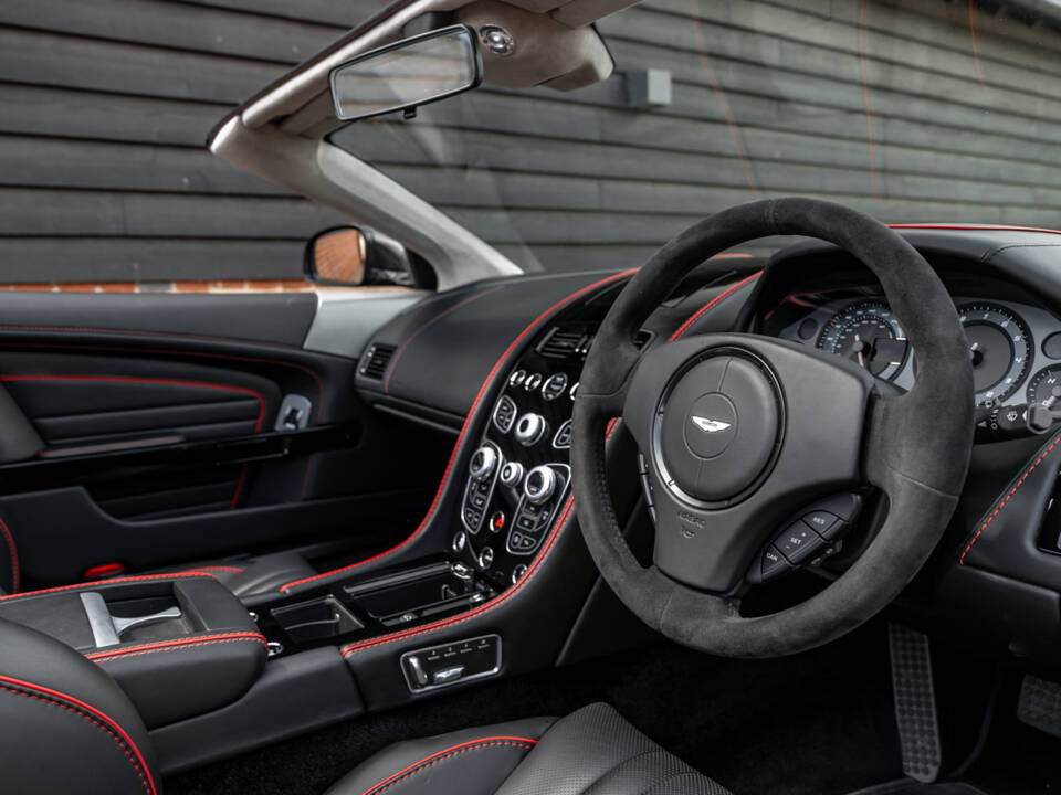 Bild 37/66 von Aston Martin DB 9 GT Volante (2016)