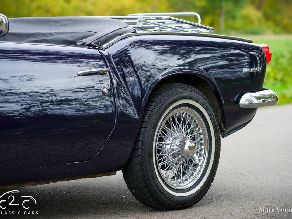 Image 38/60 of Triumph Spitfire Mk III (1970)