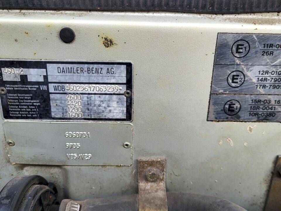 Image 54/55 of Mercedes-Benz 200 GE (SWB) (1990)