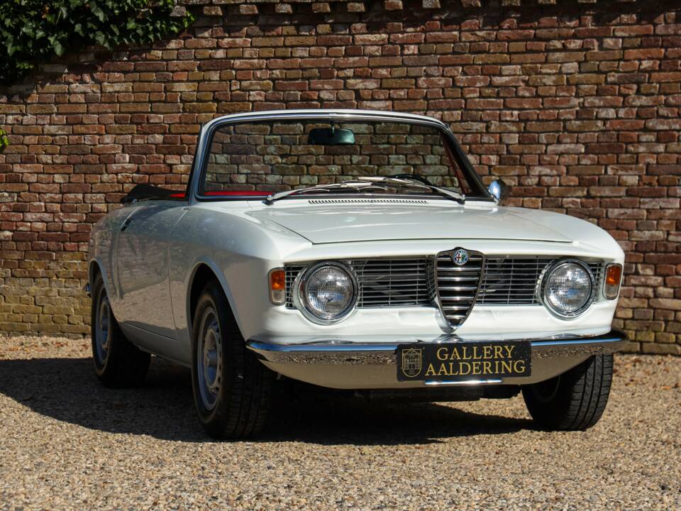 Image 10/50 of Alfa Romeo Giulia 1600 GTC (1966)