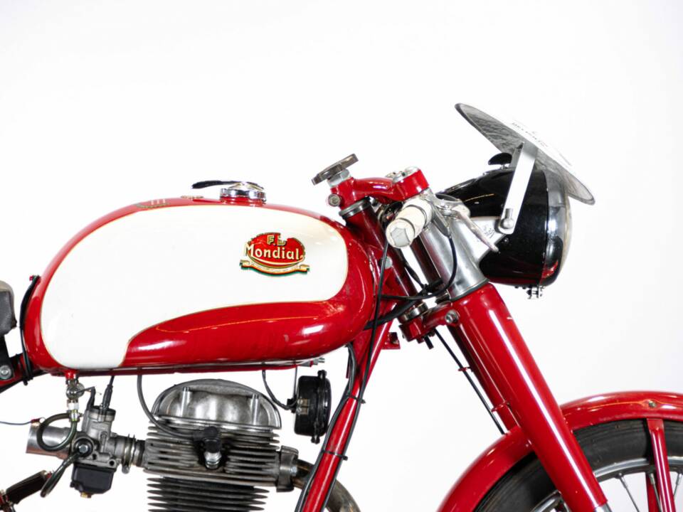 Bild 35/50 von Mondial 175 Turismo Veloce (1956)