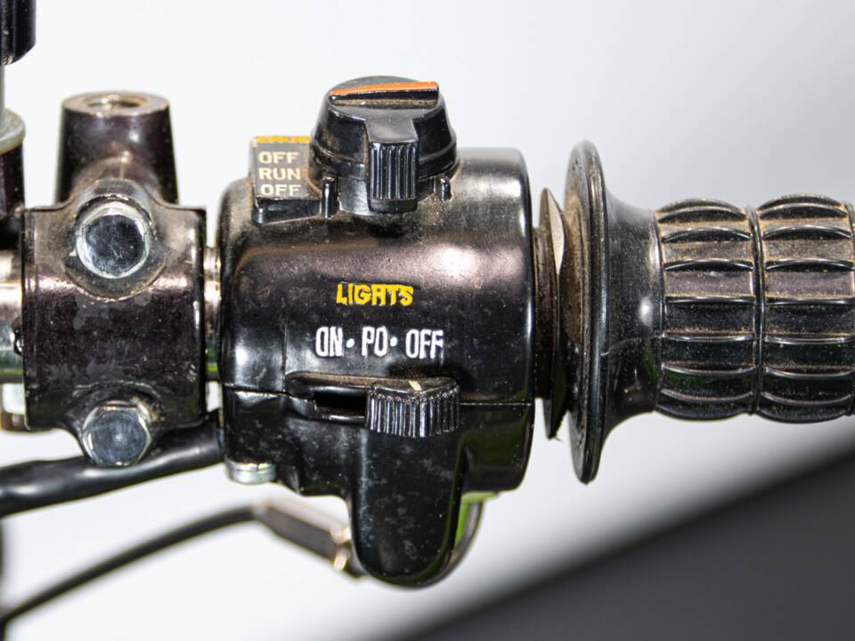 Image 45/50 of Kawasaki DUMMY (1973)