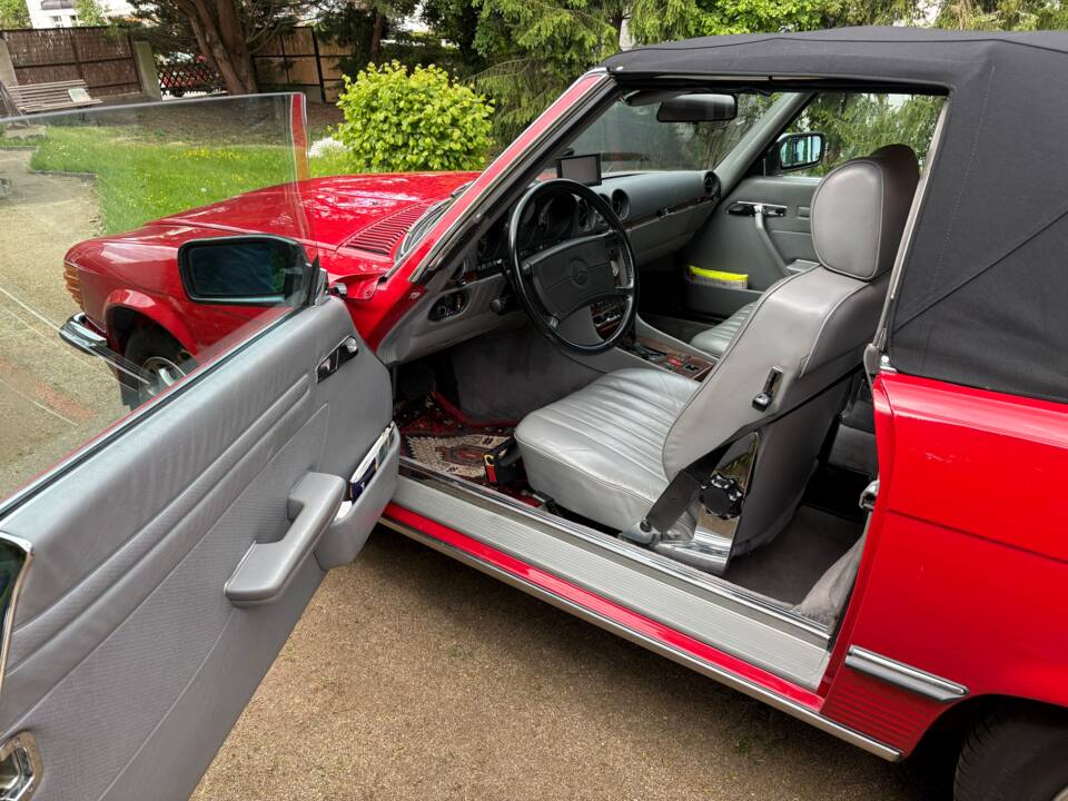 Image 9/14 of Mercedes-Benz 500 SL (1986)
