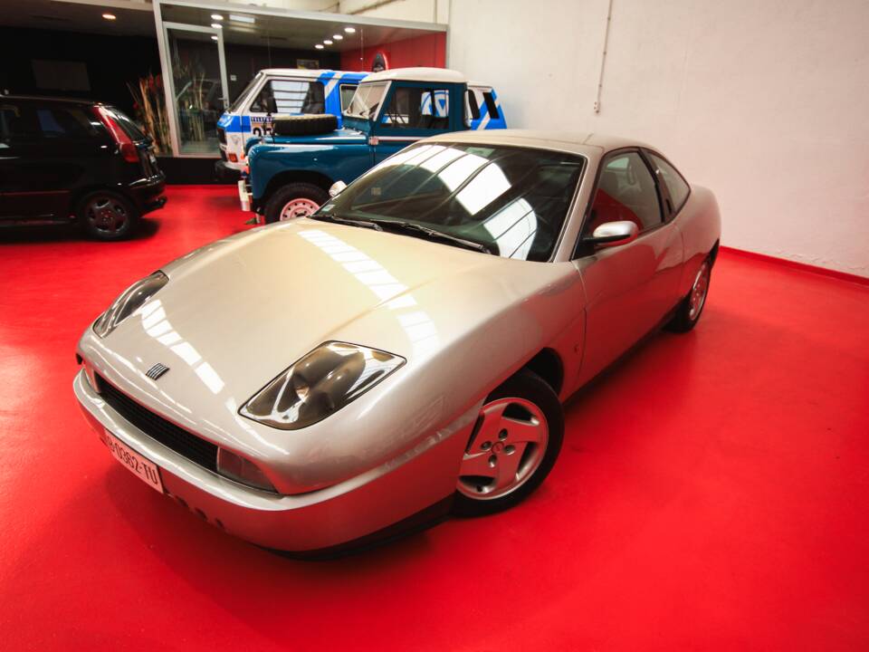 Bild 9/16 von FIAT Coupé 1.8 16V (1997)