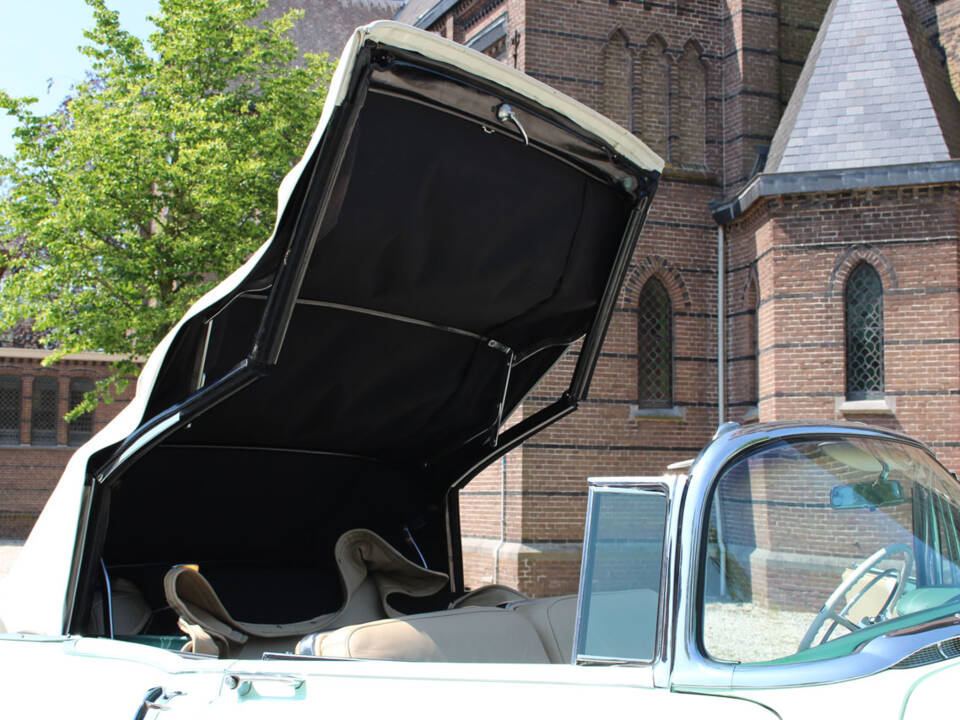 Image 16/40 of Cadillac 62 Convertible (1956)