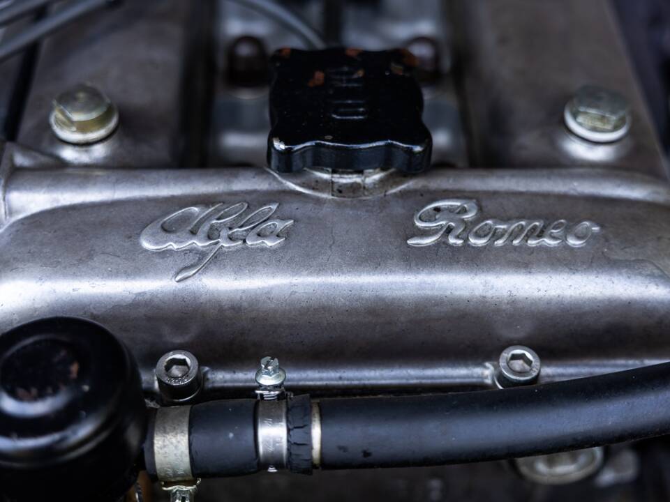 Bild 42/48 von Alfa Romeo Giulietta 2.0 (1981)