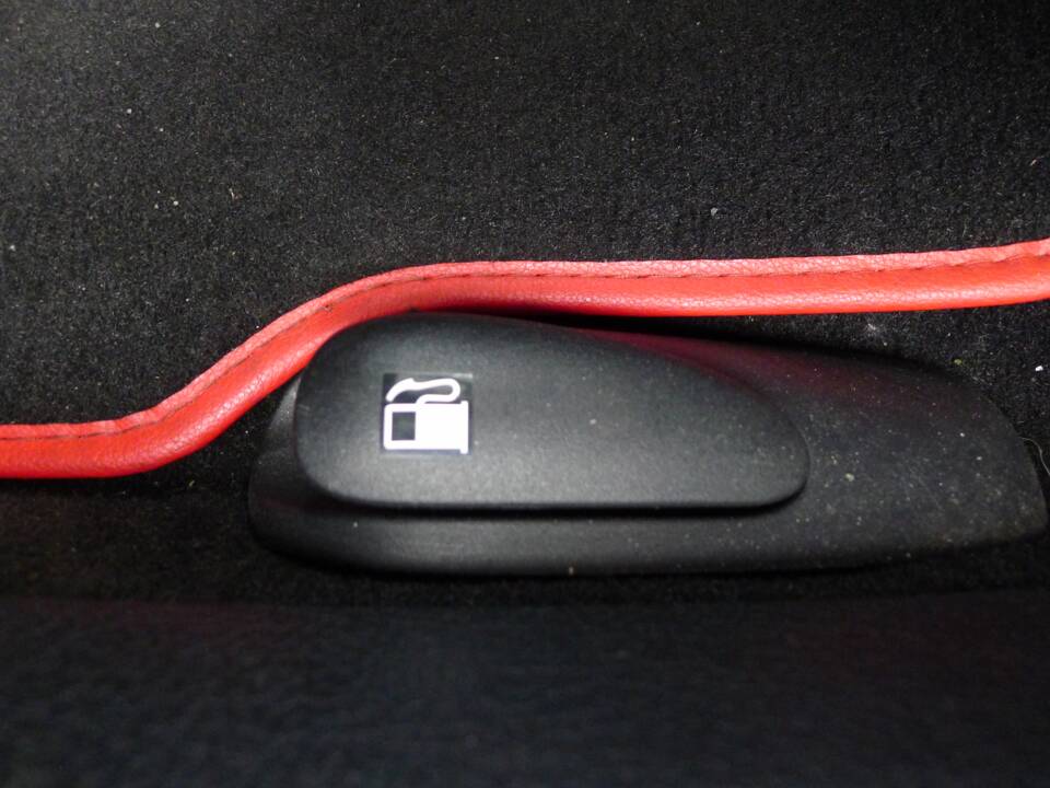 Imagen 16/32 de Peugeot 406 Coupé 2.0 16V (2000)