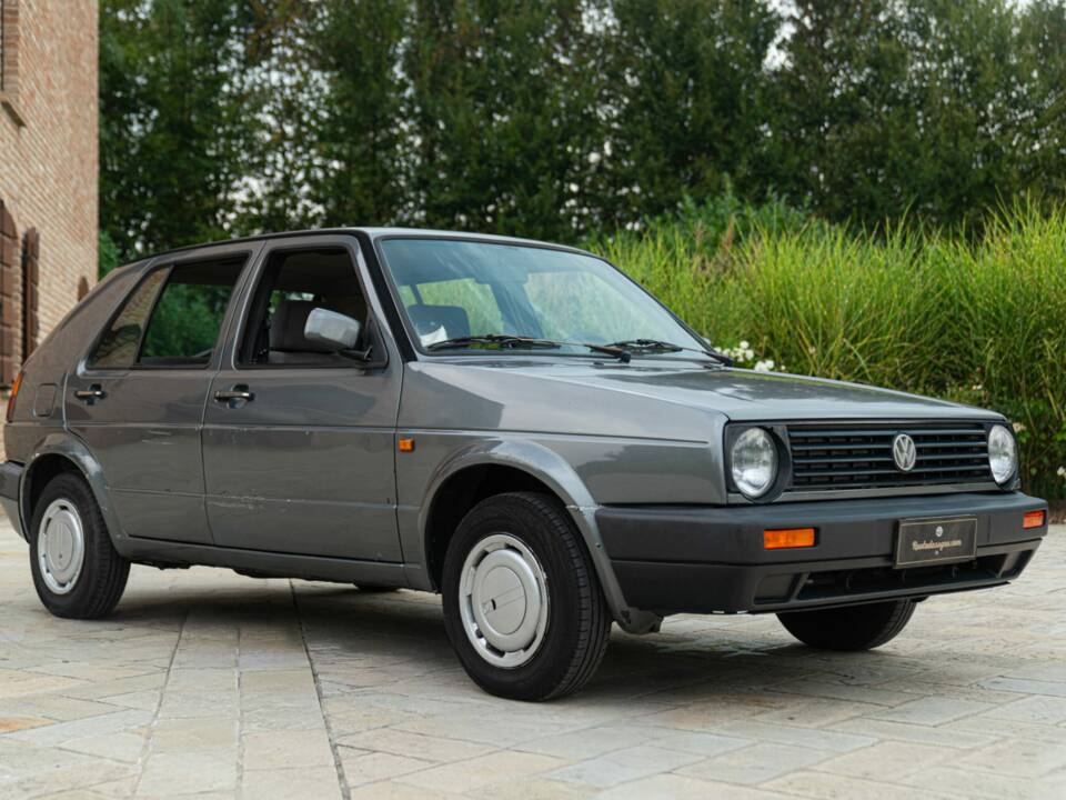 Bild 2/45 von Volkswagen Golf II 1.3 (1990)