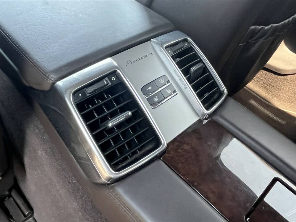 Image 39/91 of Porsche Panamera Turbo (2009)