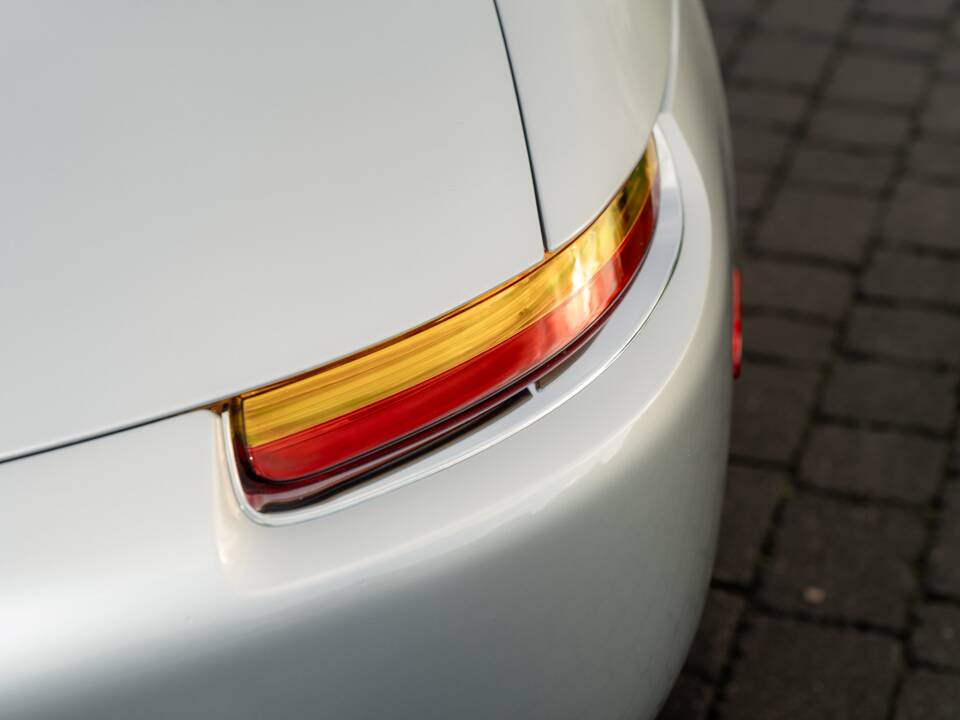 Image 29/84 of BMW Z8 (2001)