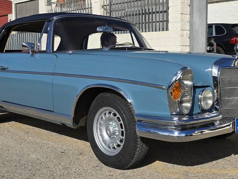 Immagine 1/40 di Mercedes-Benz 300 SE (1964)
