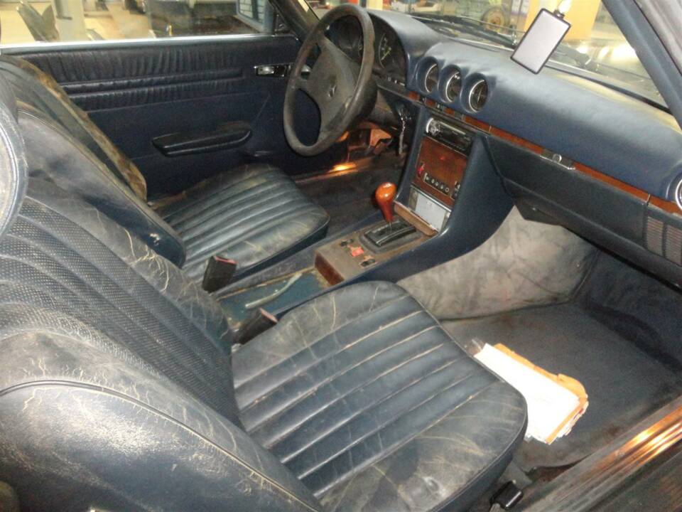 Image 24/50 of Mercedes-Benz 380 SL (1982)