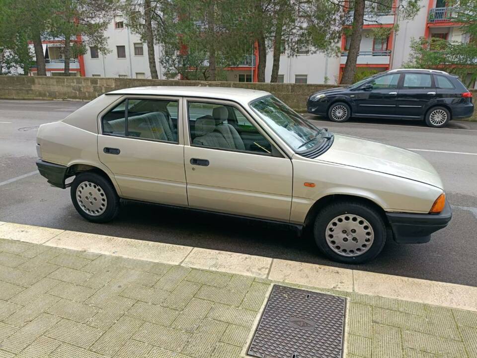 Immagine 8/50 di Alfa Romeo 33 - 1.3 S (1989)