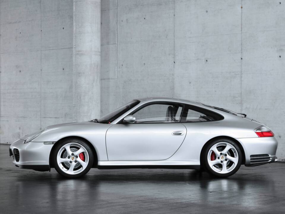Image 7/50 of Porsche 911 Carrera 4S (2004)