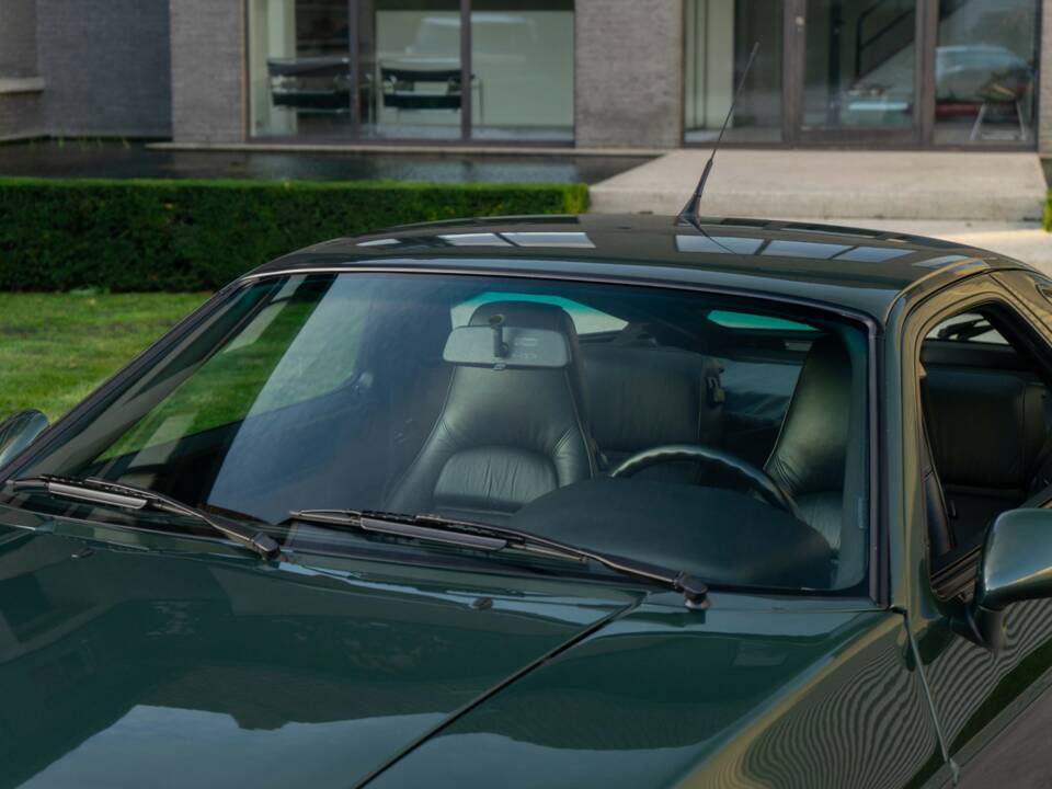 Afbeelding 40/46 van Porsche 928 GTS (1993)