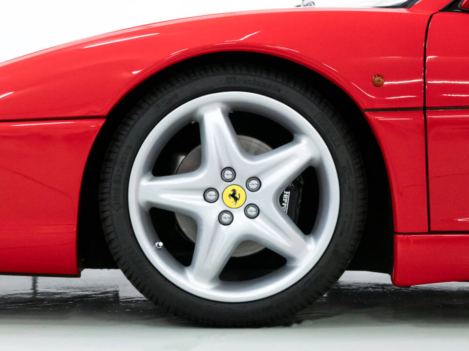 Imagen 13/39 de Ferrari F 355 Berlinetta (1997)