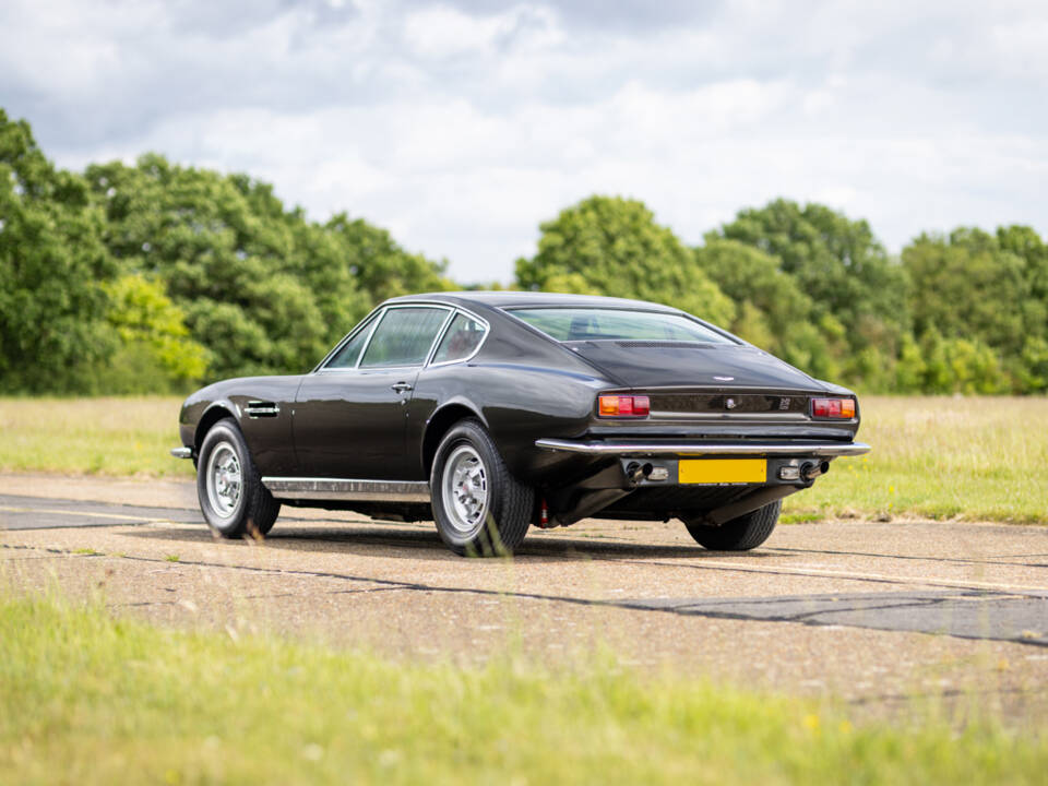 Bild 2/50 von Aston Martin DBS V8 (1971)