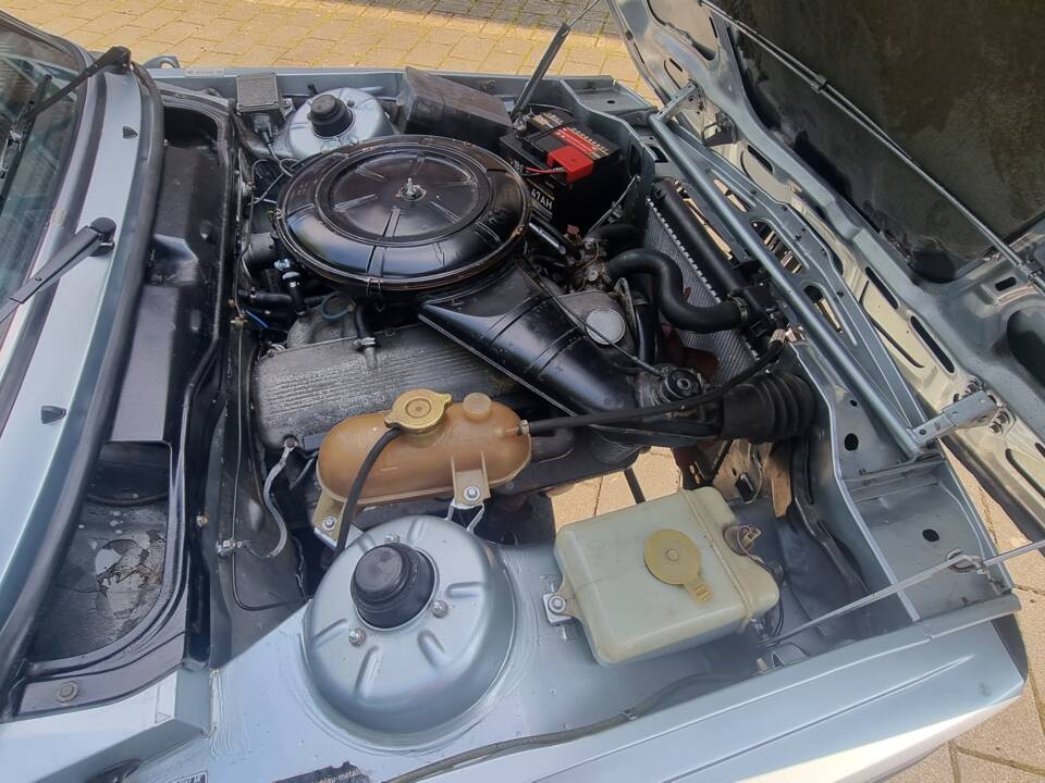 Image 15/18 of BMW 320 Baur TC (1980)