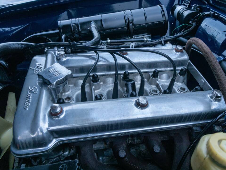 Image 4/50 of Alfa Romeo Giulia GT 1300 Junior (1971)