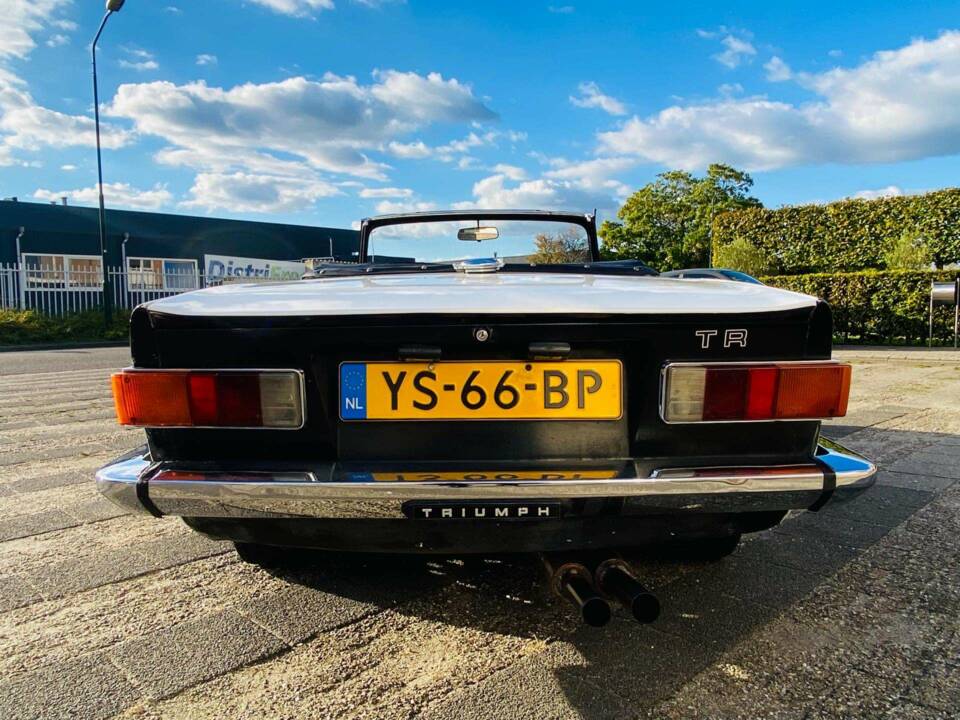 Image 6/50 of Triumph TR 6 (1976)