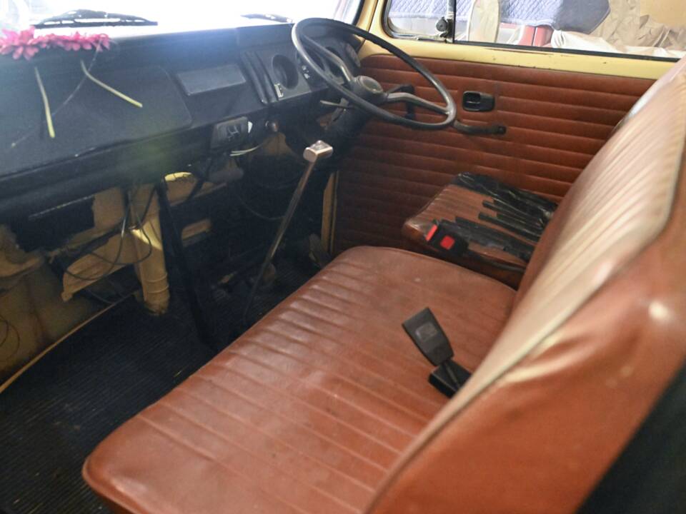Image 5/23 of Volkswagen T2b Pickup Double Cabin (1978)