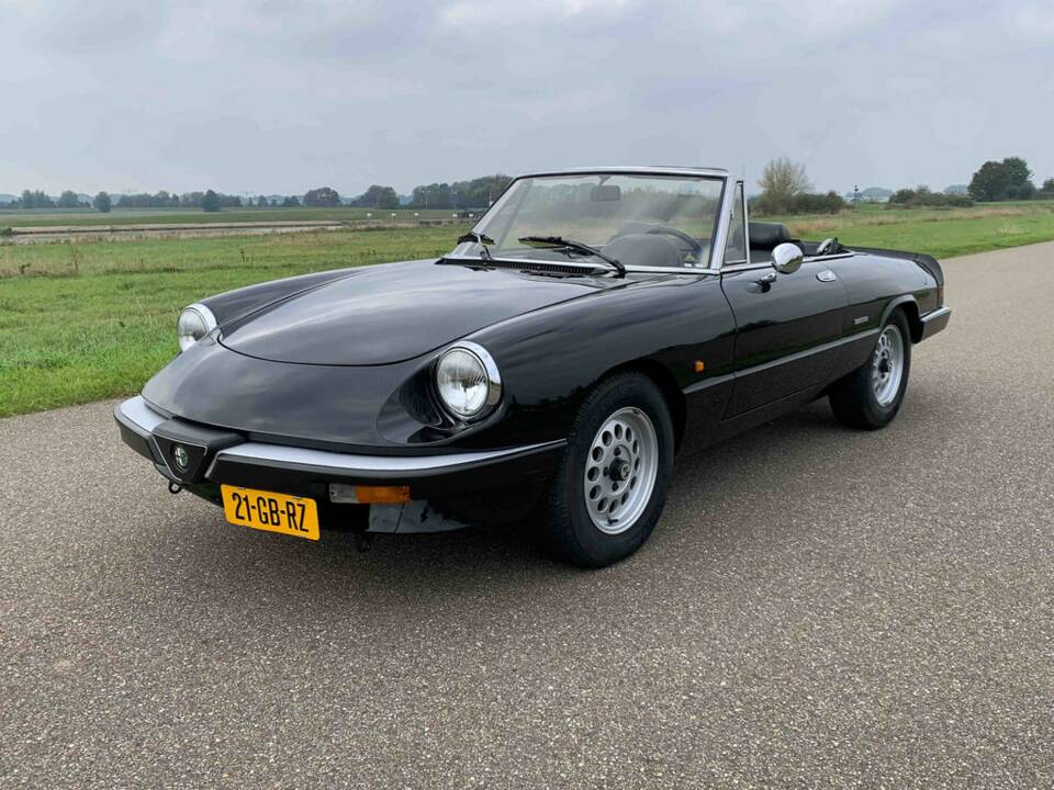 Afbeelding 4/8 van Alfa Romeo 1.6 Spider (1986)