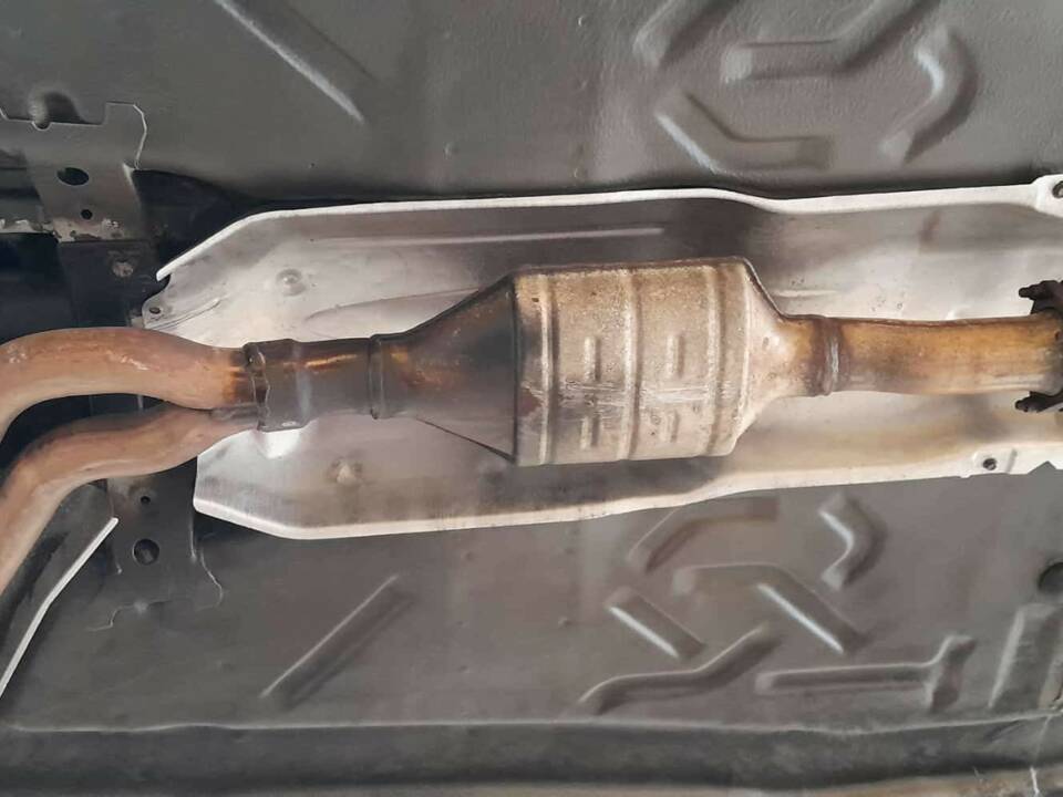 Image 27/33 of Mercedes-Benz E 300 Diesel (1994)