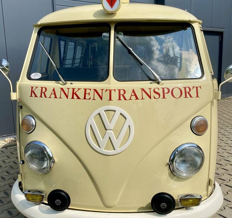 Image 3/8 of Volkswagen T1 panel van (1966)