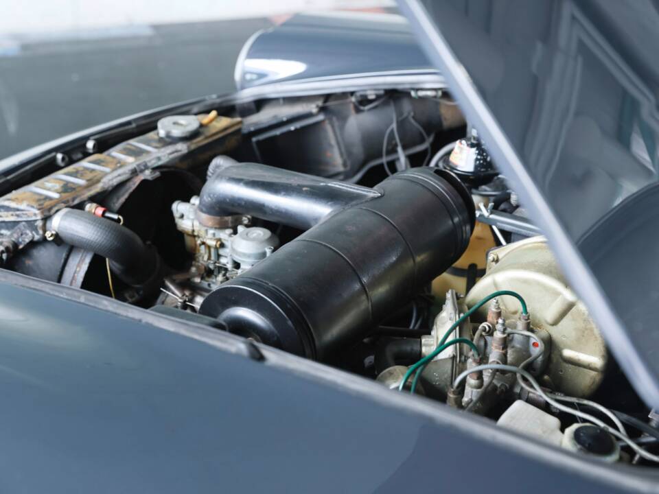 Image 38/50 of Lancia Flavia 1800 (1965)